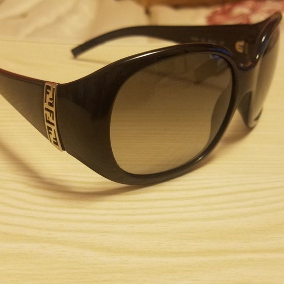 FENDI Accessories - Fendi FS 354 Sunglasses